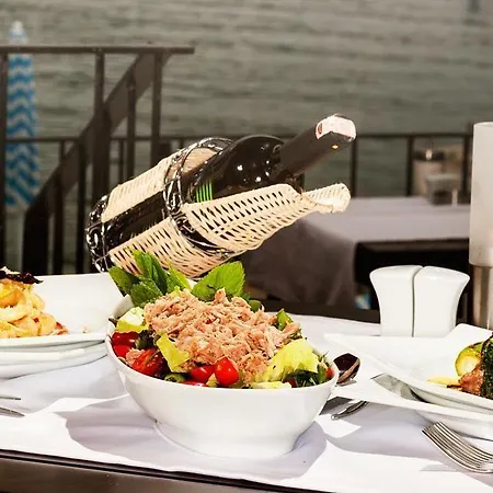 Ξενοδοχείο Zena Bodrum 2*